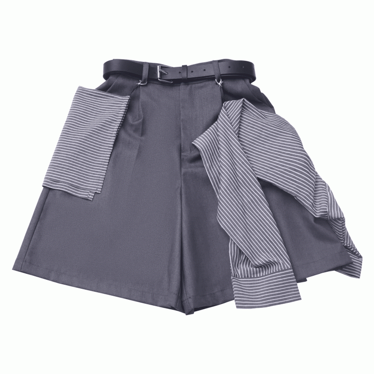ストライプグレーのカジュアルバックルベルトショーツ