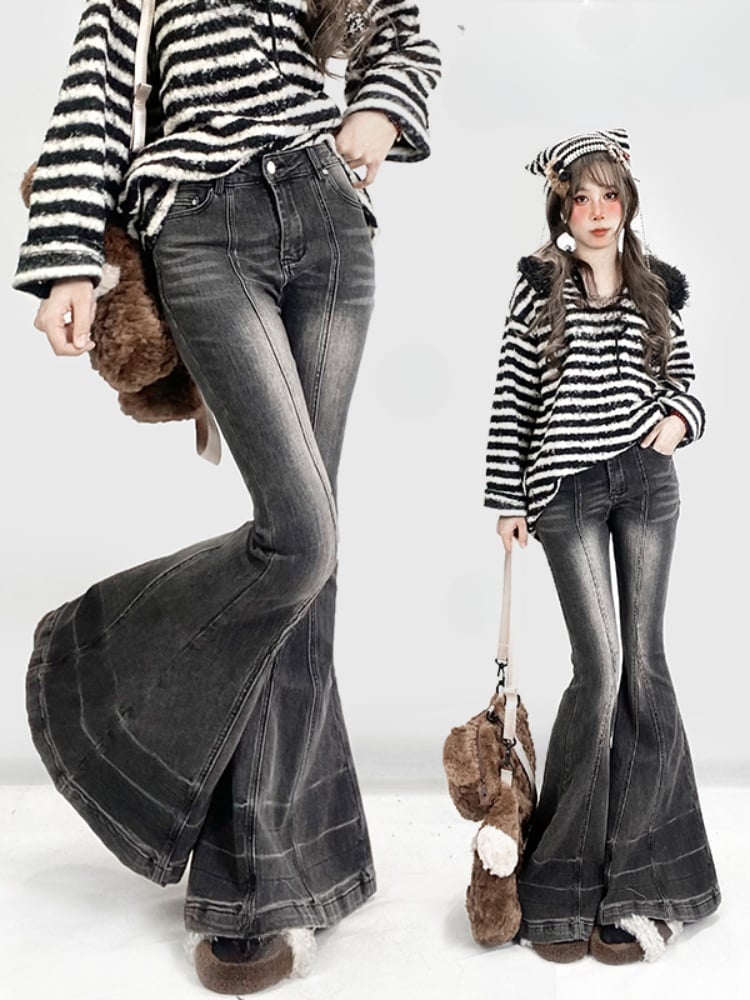 グレーのローウエストフレアシルエットジーンズ