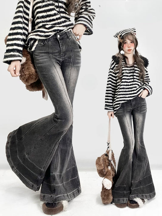 Graue Jeans mit niedriger Taille und ausgestellter Silhouette