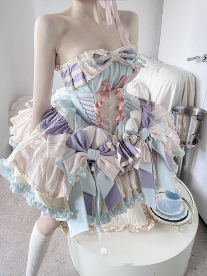 Lila Schleifenrock, große Schnürung, baskische Taille, gestufte Rüschen, süßes Lolita-Kleid und mit Blau auf