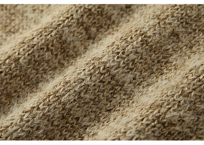 ライトコーヒープラッシュトリムニットセーター（バックル＆スタッズ付き）