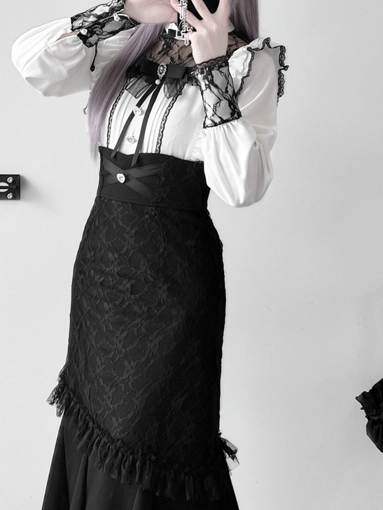 Bluse mit weißem Illusionsausschnitt, Faltendetails, Jirai Kei-Fliege