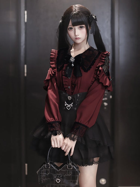 Pointed Flat Black Jirai Kei and Shoulders Gothic Red Collar Cutout with Lace-Inset Blouse