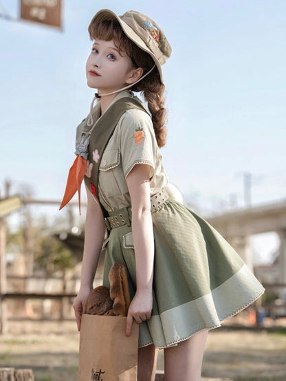 Grüner Ouji-Faltenrock mit Taillengürtel