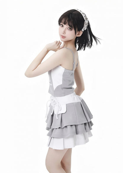 Graues Camisole-Set mit weißem Design und Colorblock-Grafik-Oberteil mit überkreuzten Schnallenträgern