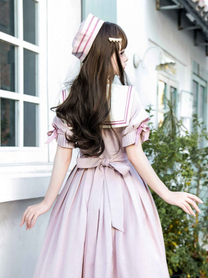 ピンクのセーラーハット