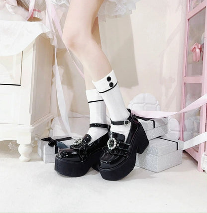 Jirai High 9CM Schwarze Block-Plateauschuhe mit poliertem Knöchelriemen und Kei-Absatz