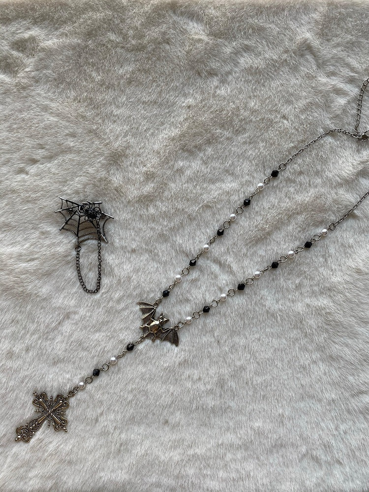 黒の曲線模様の蜘蛛の巣裾のダークメイドロリータドレス（ベージュのエプロン付き）