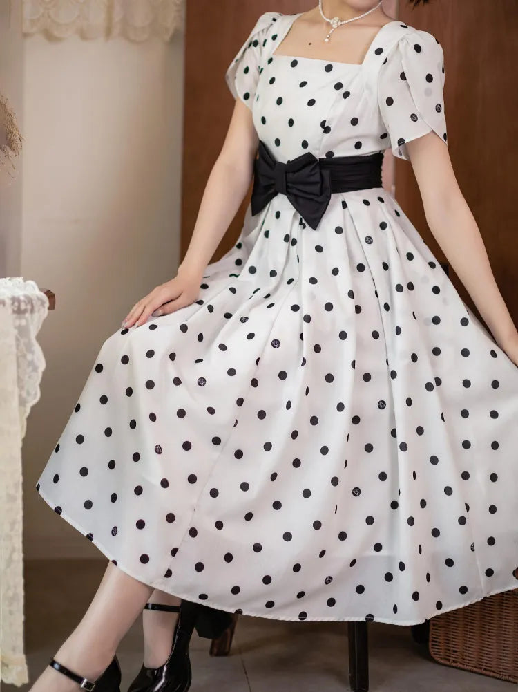 und Ausschnitt Polka Dots Quadrat Blütenblatt Kleid Ärmel Schwarz Weiß Muster