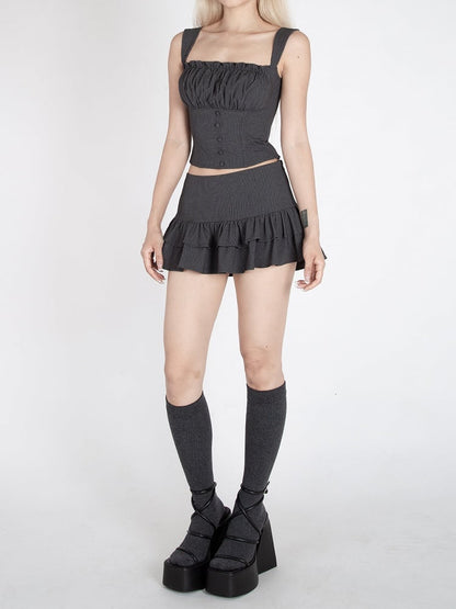 ダークグレーのストライプ柄、ローウエスト、ティアードフリル、グラマラスミニスカート