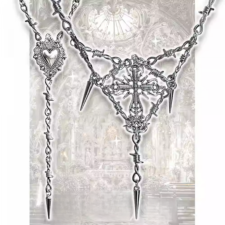 Silberne Ohrstecker in Rauten-/Herzform