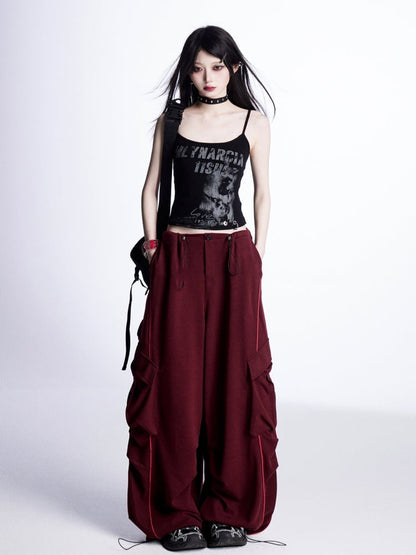 Weite Cargohose mit Kordelzug an der Taille und Bündchen in Rot