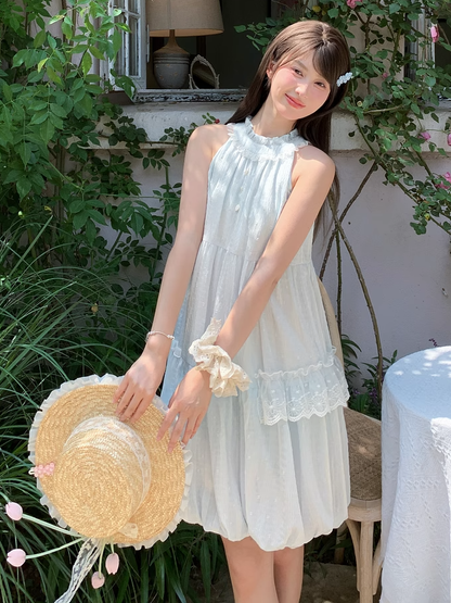 Leichter Rock mit Knöpfen, ärmelloses Kleid mit Neckholder, Bubble Blue, Rüschen, Perlen