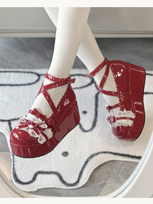 Rote Lolita Mary Janes mit runder Plateausohle -