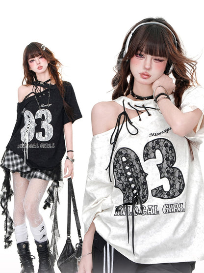 Lace-up Black/White Cutout Shoulder Letter Embroidery T-Shirt Shoulder Detail at