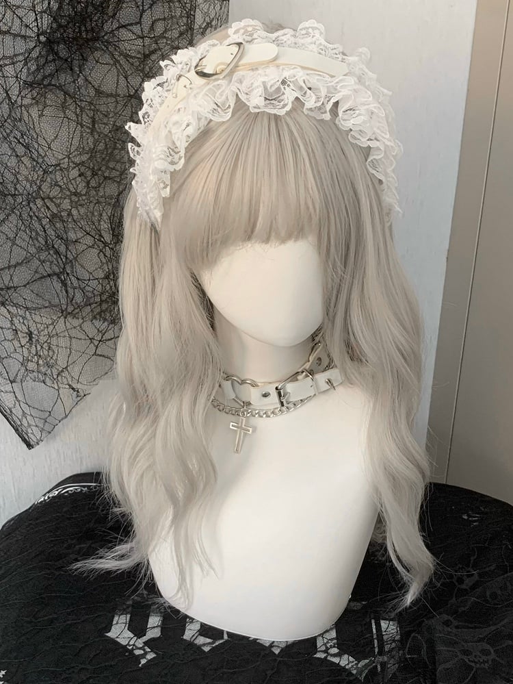 Verziertes Herz Schwarz/Weiß Dornschließe KC Ruffled
