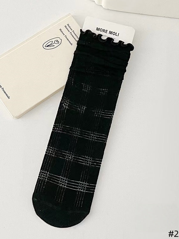 5 Socks JK Available Patterns Ruffled Black