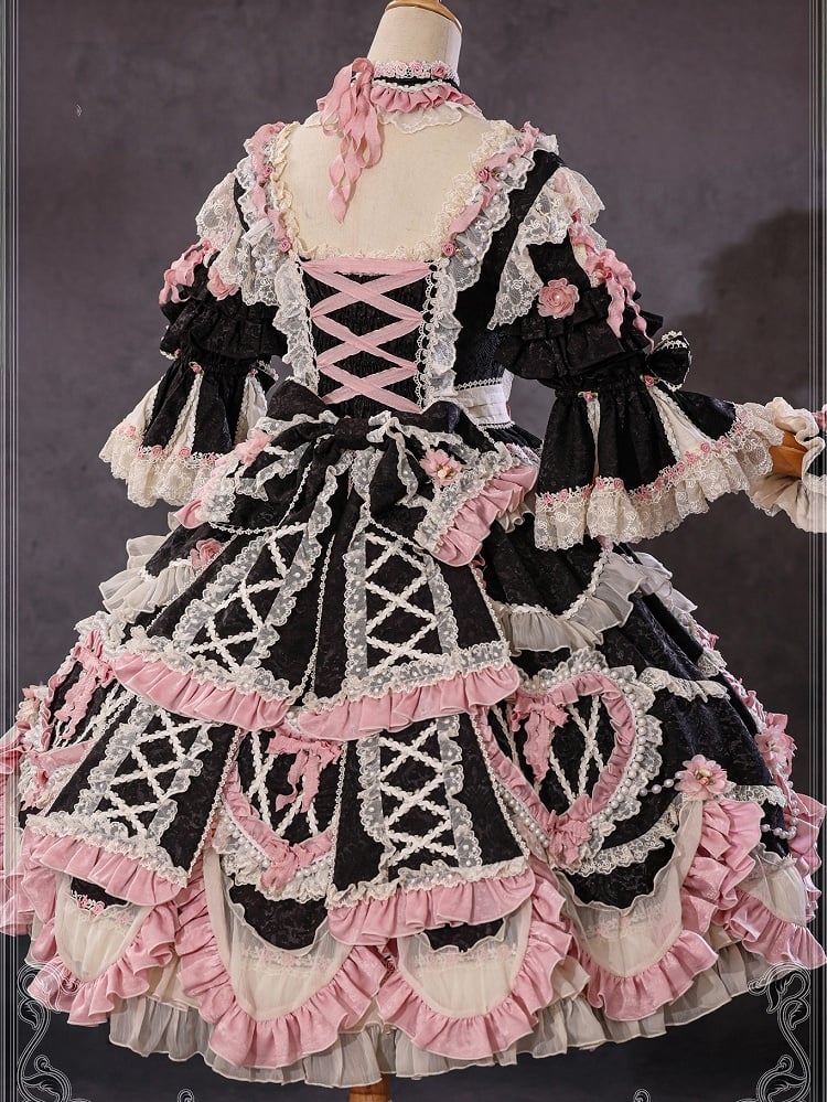 Robe Lolita Hanayome noire magnifique avec broderies florales et détails de chaîne de perles