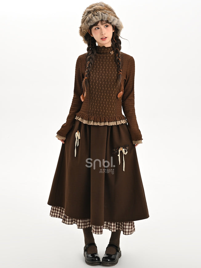 ブラウンの蝶結びディテール、足首丈スカート、チェック柄、フリル裾