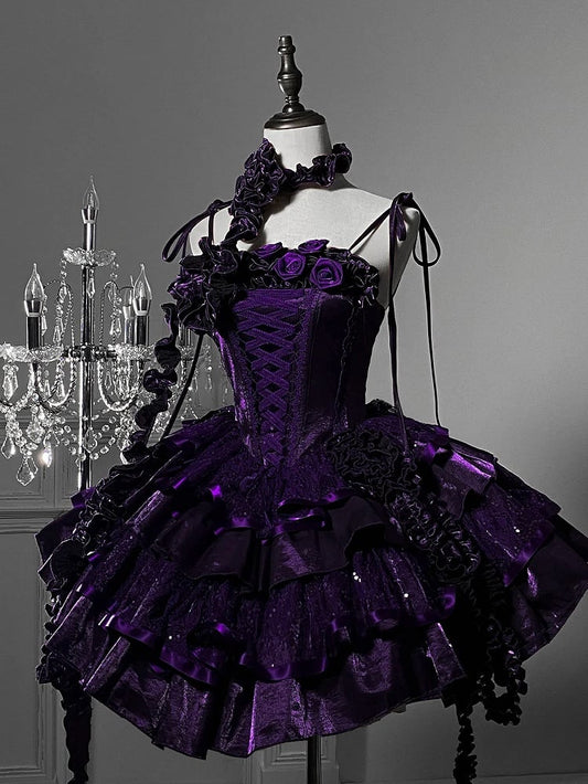 Gothic Rüschenkleid verziert mit Rosen und Stäbchen am Ausschnitt, Lolita-Pailletten, gestuft, Lila