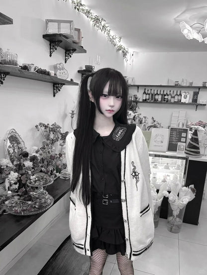 mit Augen- und Schlangenstickerei Distressed Holes Strickjacke Weiß