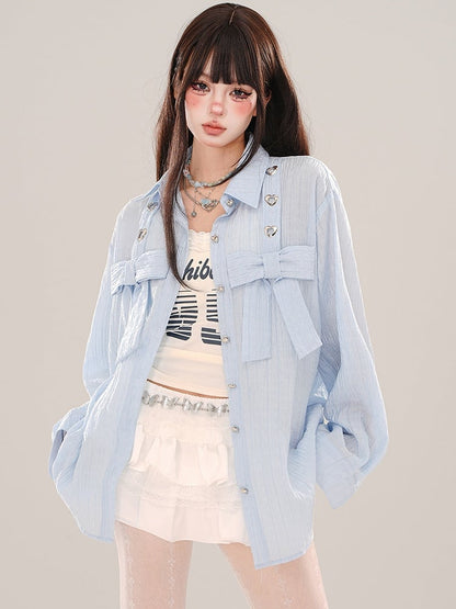 ブルーの蝶結びディテールのルーズシャツ