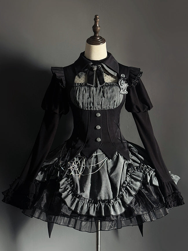 Oberteil mit langen Juliette-Ärmeln und Volantsaum in Schwarz