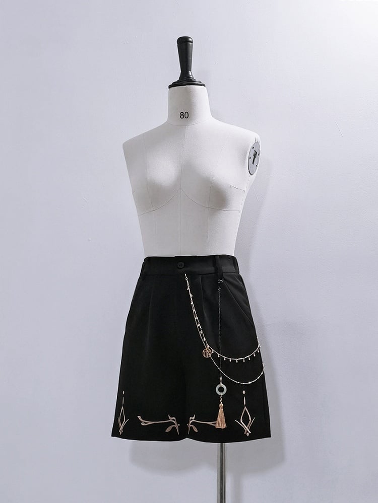 Fashion Ouji with Details Embroidery Shorts Black