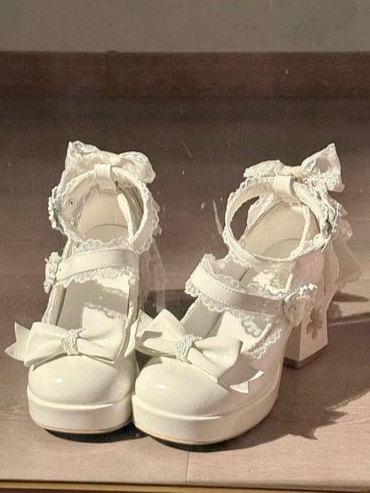 PU - Talons hauts Sakura à découpes, Mary Janes blanches