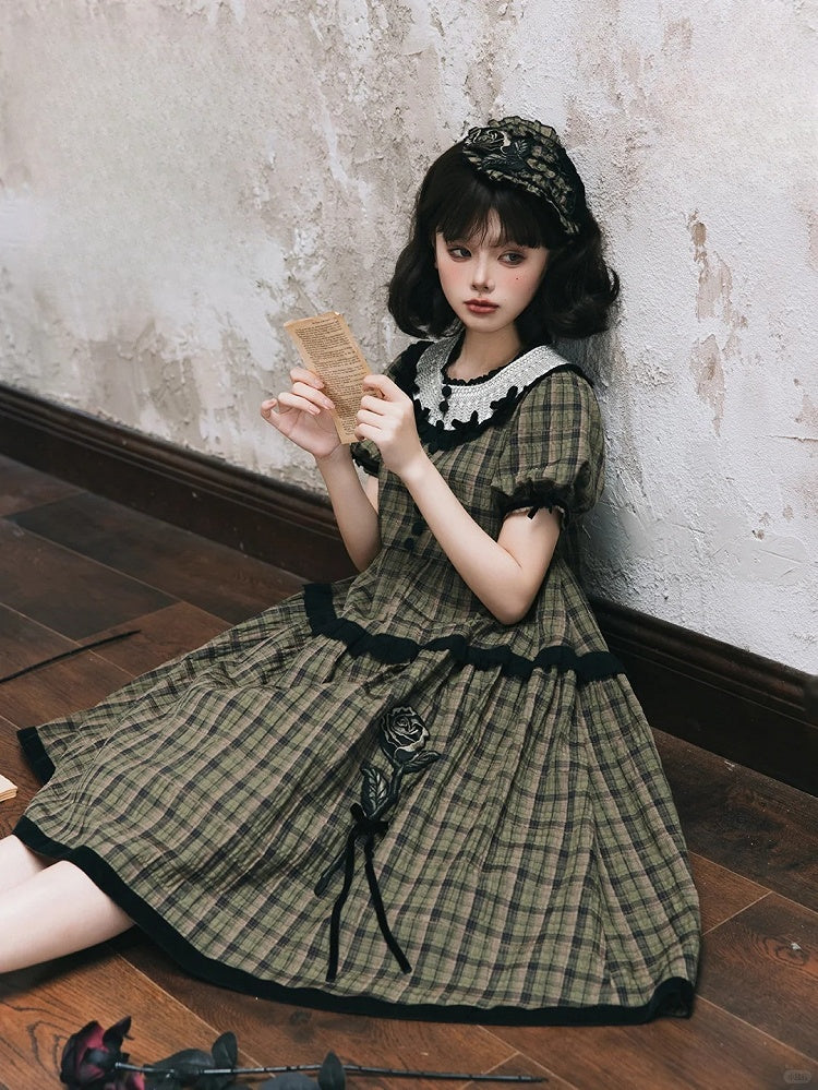 Klassische Stickerei Grün mit Ärmeln und Rose Eleganter Besatz Kurzes kariertes Lolita Schwarzes Kleid