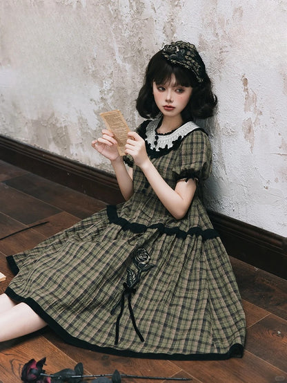 Klassische Stickerei Grün mit Ärmeln und Rose Eleganter Besatz Kurzes kariertes Lolita Schwarzes Kleid