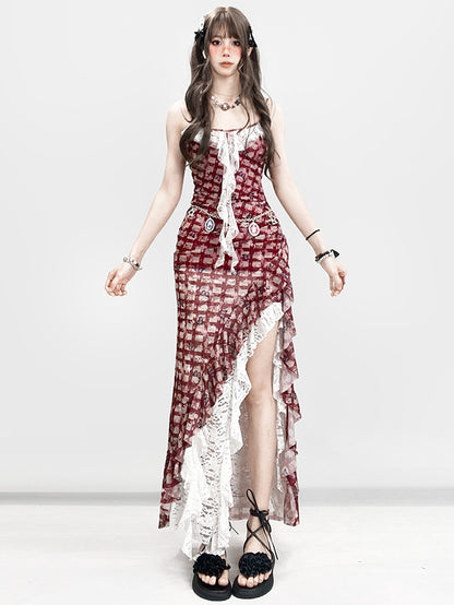 裾の華やかなほろ苦い柄の赤いスカートと白いドレスのキャミソールセット - チェック柄のレースの蝶の非対称 +