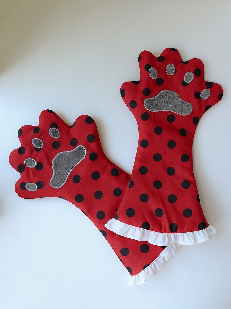 Black & Red Polka Dot Cat Paw Handwear - Rock Candy Box
