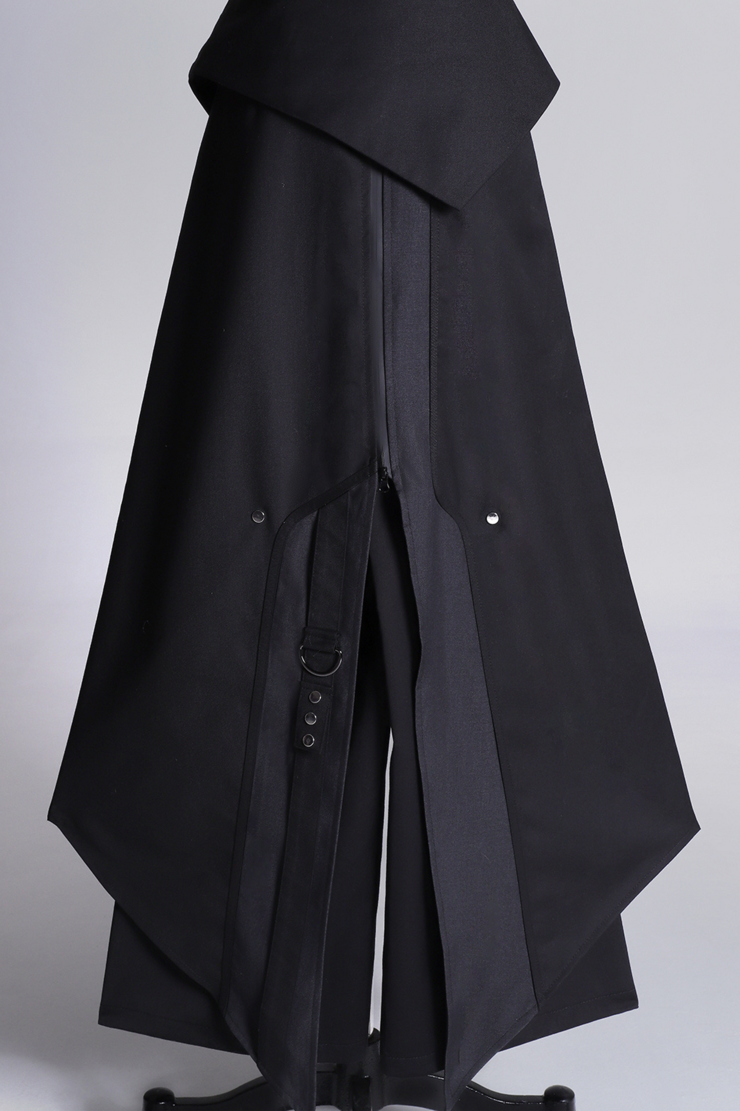 Style Dark Cool Neutral Setup