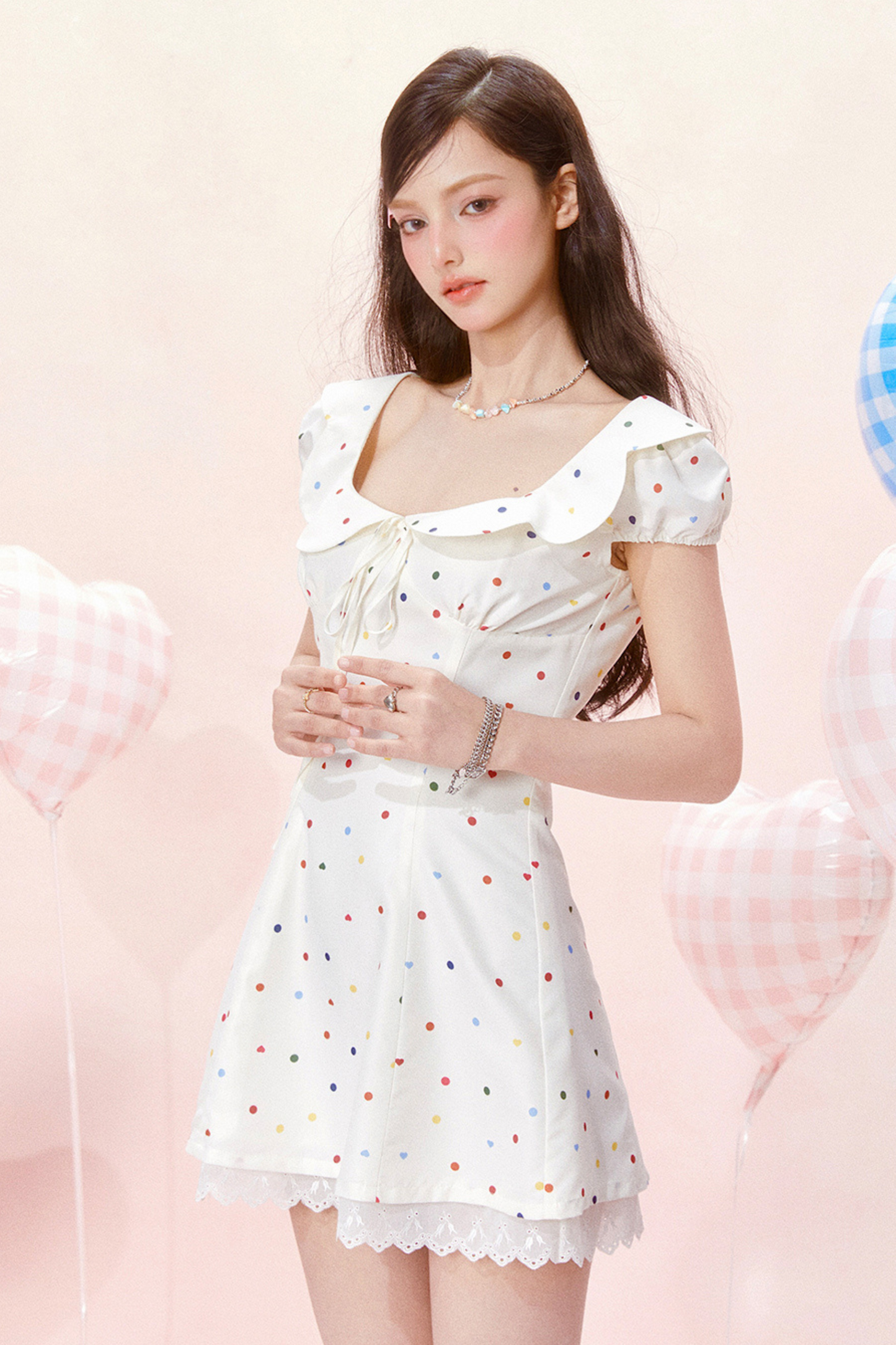 Gepunktetes Jumping-Kleid