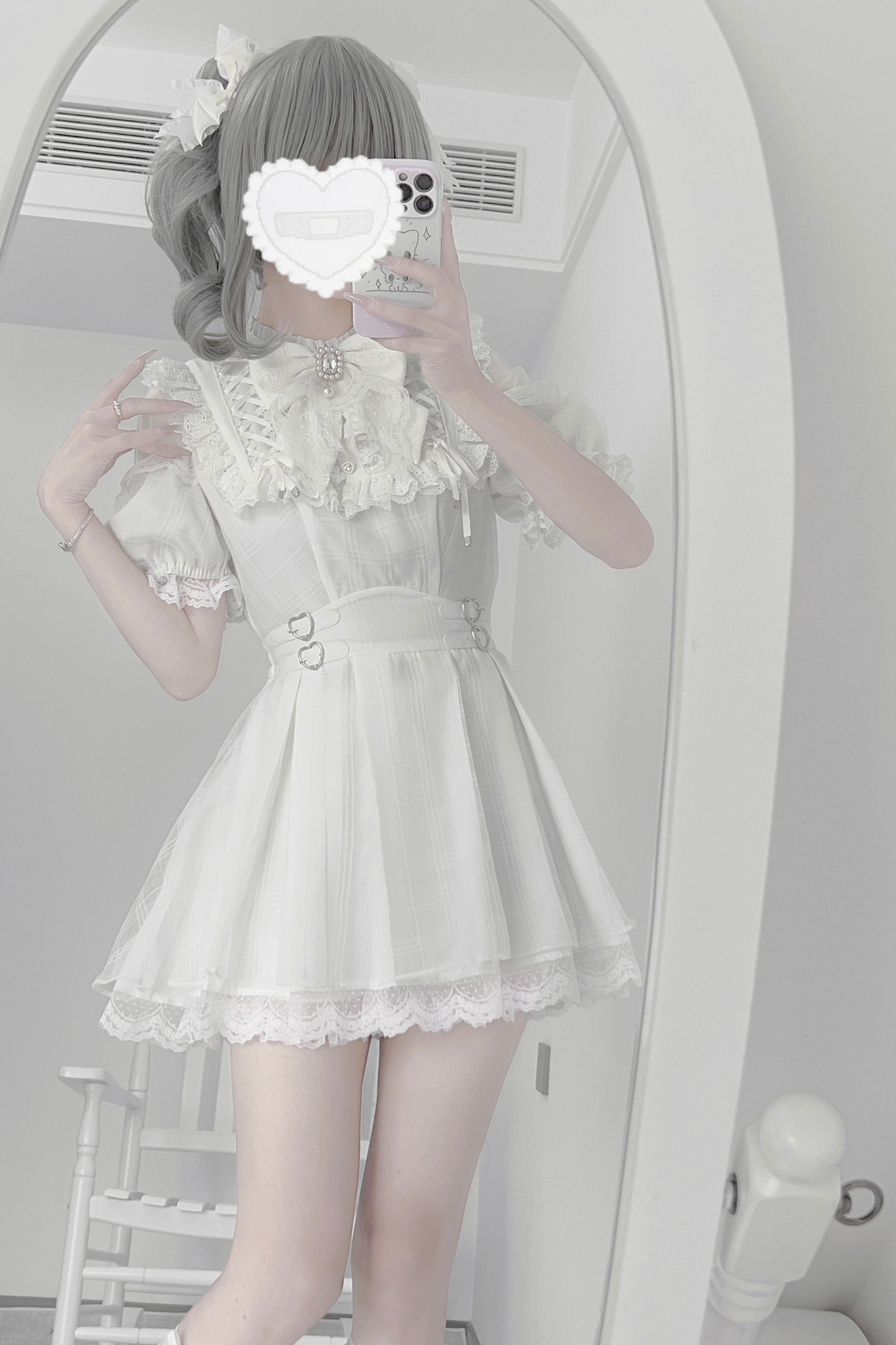 Süßes Kleid mit Rüschen, süße Reservierungen