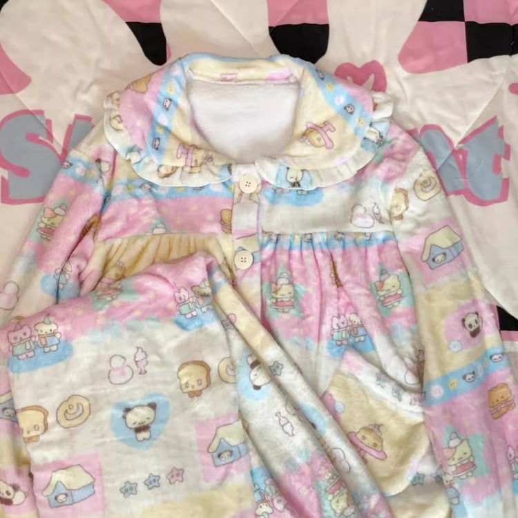 カラフルなピーターパンカラーの厚手パジャマセット