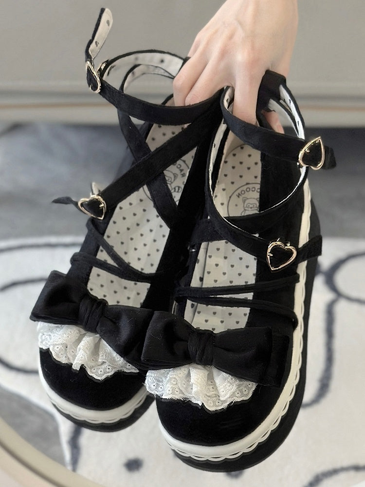 bei Spitzenschleifen-Top-Akzenten