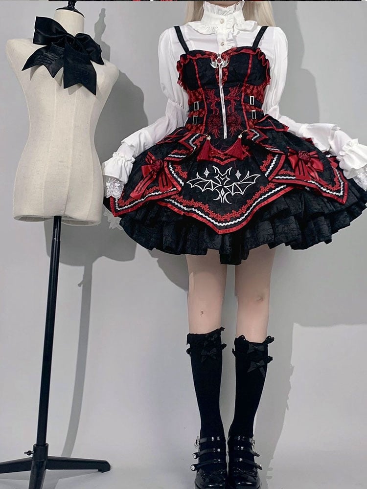 Weißes Hemd mit Glockenausschnitt und Rüschenärmeln im Gothic-Stil