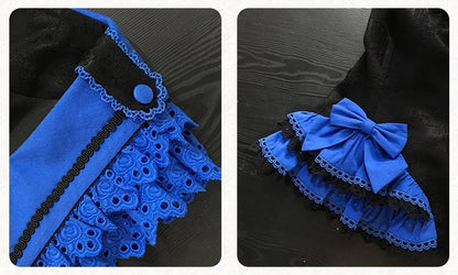 Blaue Lolita-Weste mit Klein-Besatz und Ösen, Gothic-Revers, schwarzer Kragen, gewellt