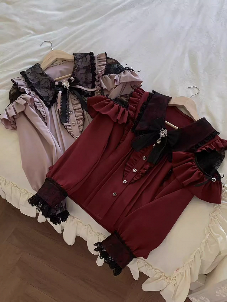 Pointed Flat Black Jirai Kei and Shoulders Gothic Red Collar Cutout with Lace-Inset Blouse
