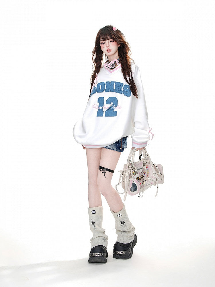 Schwarz/Weißes V-Ausschnitt-Zahlenapplikationen-Schleifen-loses Sweatshirt