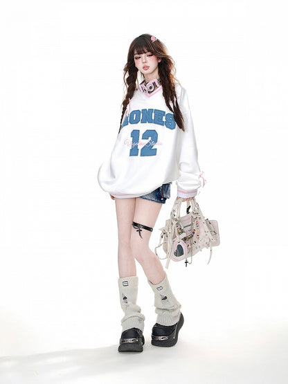 Schwarz/Weißes V-Ausschnitt-Zahlenapplikationen-Schleifen-loses Sweatshirt