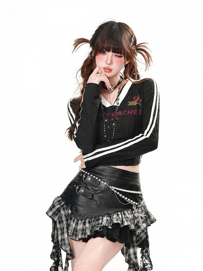 Glamouröses Crop-Top mit V-Ausschnitt und Löchern in Schwarz/Dunkelgrau