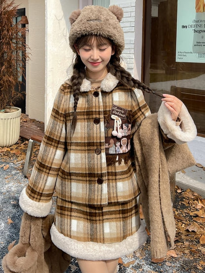 Brauner Wollmantel mit süßer Bären-Applikation und kariertem Kapuze, kurze Version