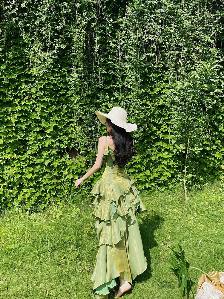 グリーンのアシンメトリーレイヤードフラウンススパゲッティストラッププロムドレスイブニングガウン