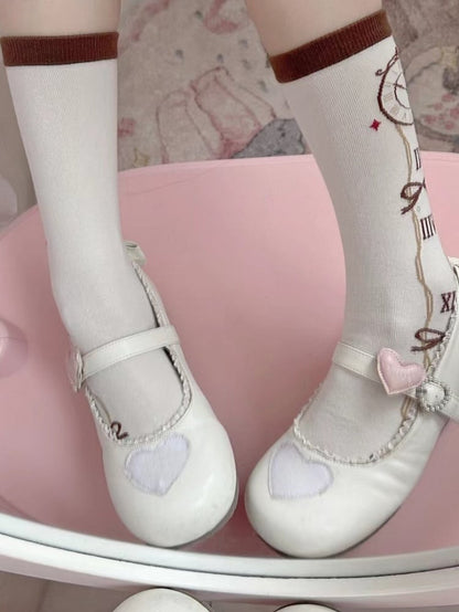 Wonderland Clock Socken Vibes Alice Lolita Kalbsleder im Braundruck