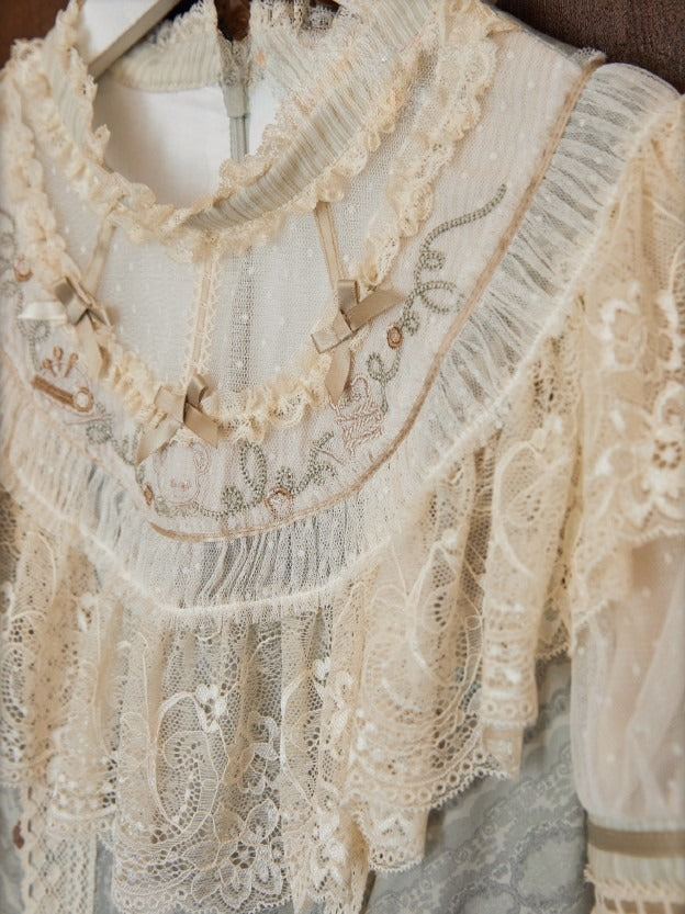 Dress with Sweet Accents Green Bow Bear Lace-Trimmed Lolita Printed