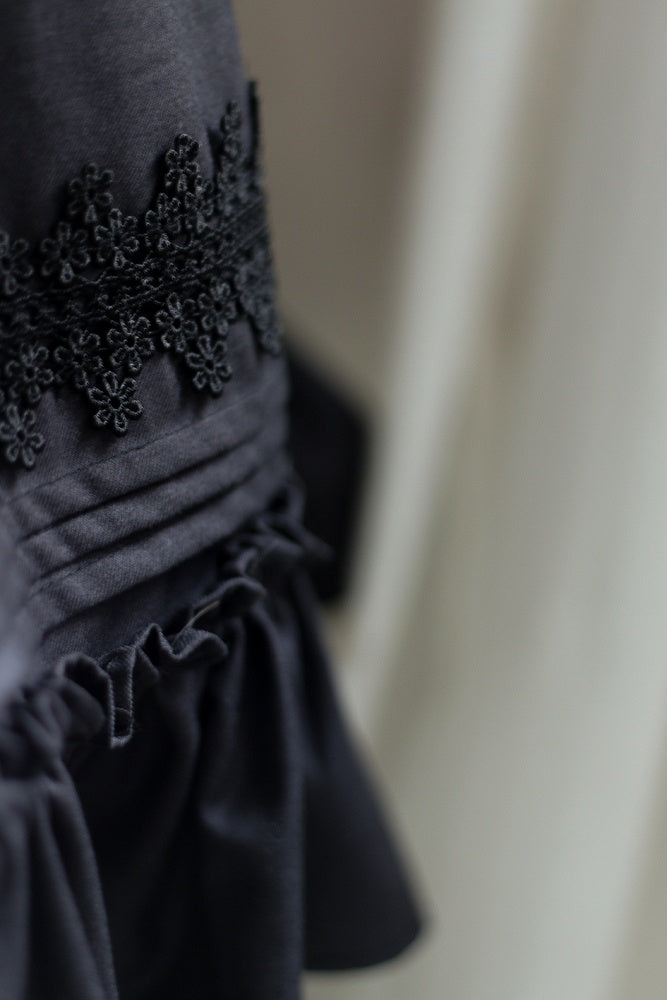 ダークグレーのエレガントなボーン入りコルセットベルト付きハイウエストロリータスカート