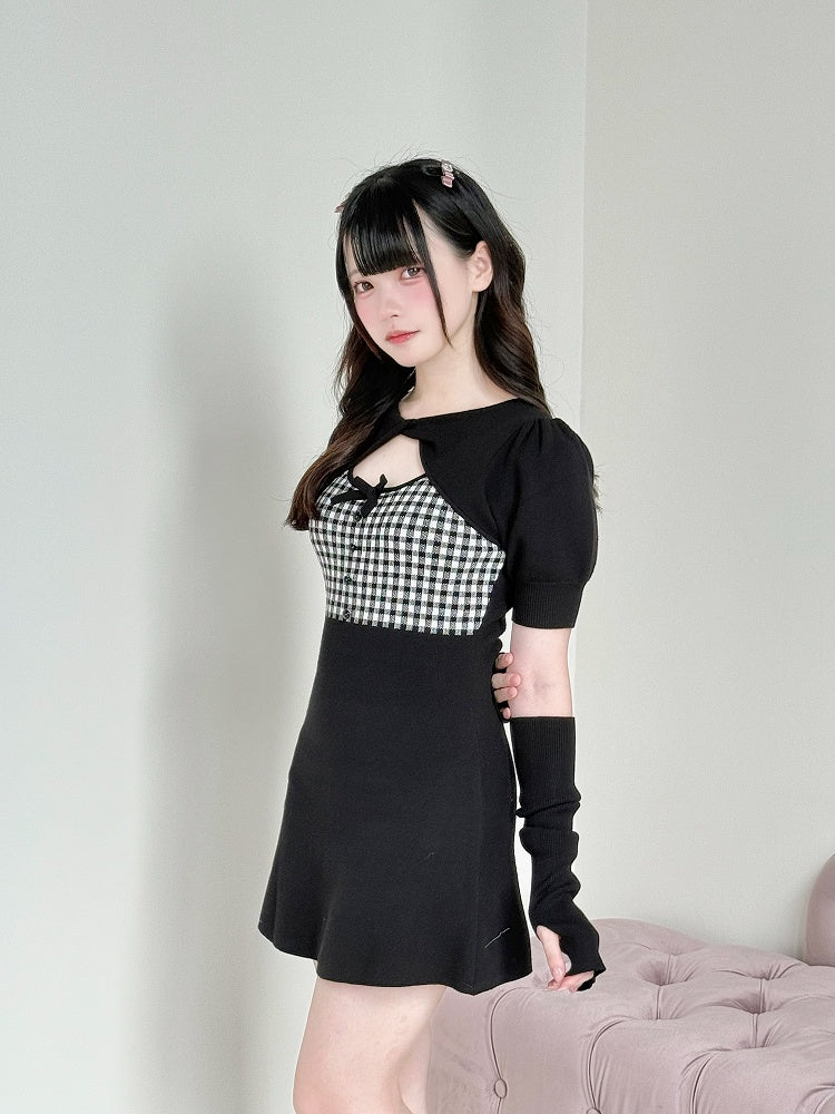 Halskleid mit Cut-Out-Detail und Twist-Kei-Karomuster, Schwarz, Jirai